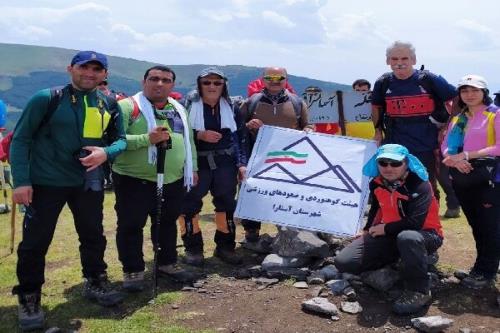 فتح قله آسمانسرای رودبار توسط کوهنوردان آستارایی