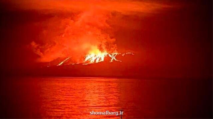 فوران آتشفشان در پارک ملی اکوادور به همراه فیلم
