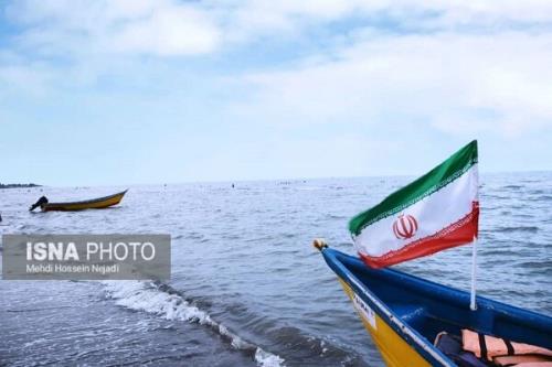 تفریح مسافران تابستانی در مرز دریایی آستارای ایران و آذربایجان بعلاوه تصاویر