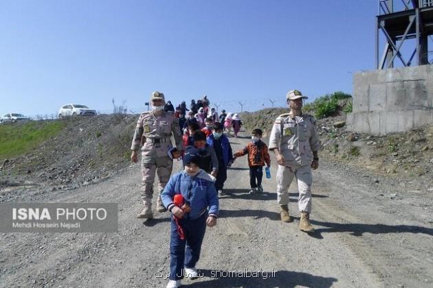 بازدید دانش آموزان آستارایی از گذرگاه مرز ریلی ایران و آذربایجان به علاوه تصاویر