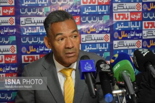 انتقاد سرمربی سپاهان از وضعیت توپ