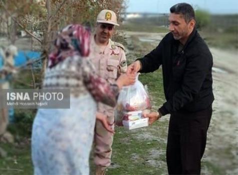 اهدای بسته های مؤمنانه کمک معیشتی بین مرزنشینان کم برخوردار آستارا