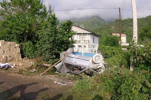 واژگونی سمند در محور آستارا - تالش با ۳ فوتی