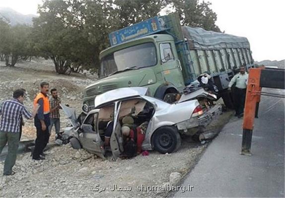 برخورد سمند و كامیون 5 مصدوم برجای گذاشت